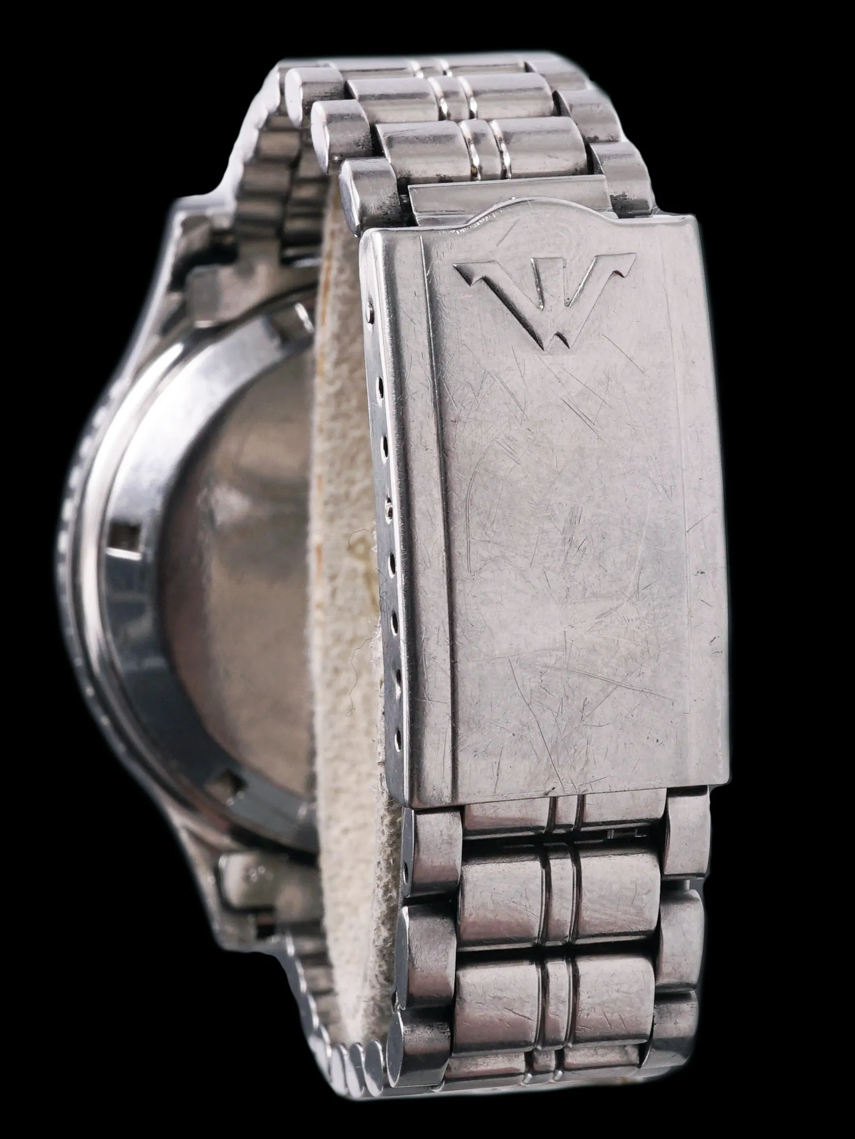 1960s Wittnauer Genève Professional Chronograph Reference 7004A