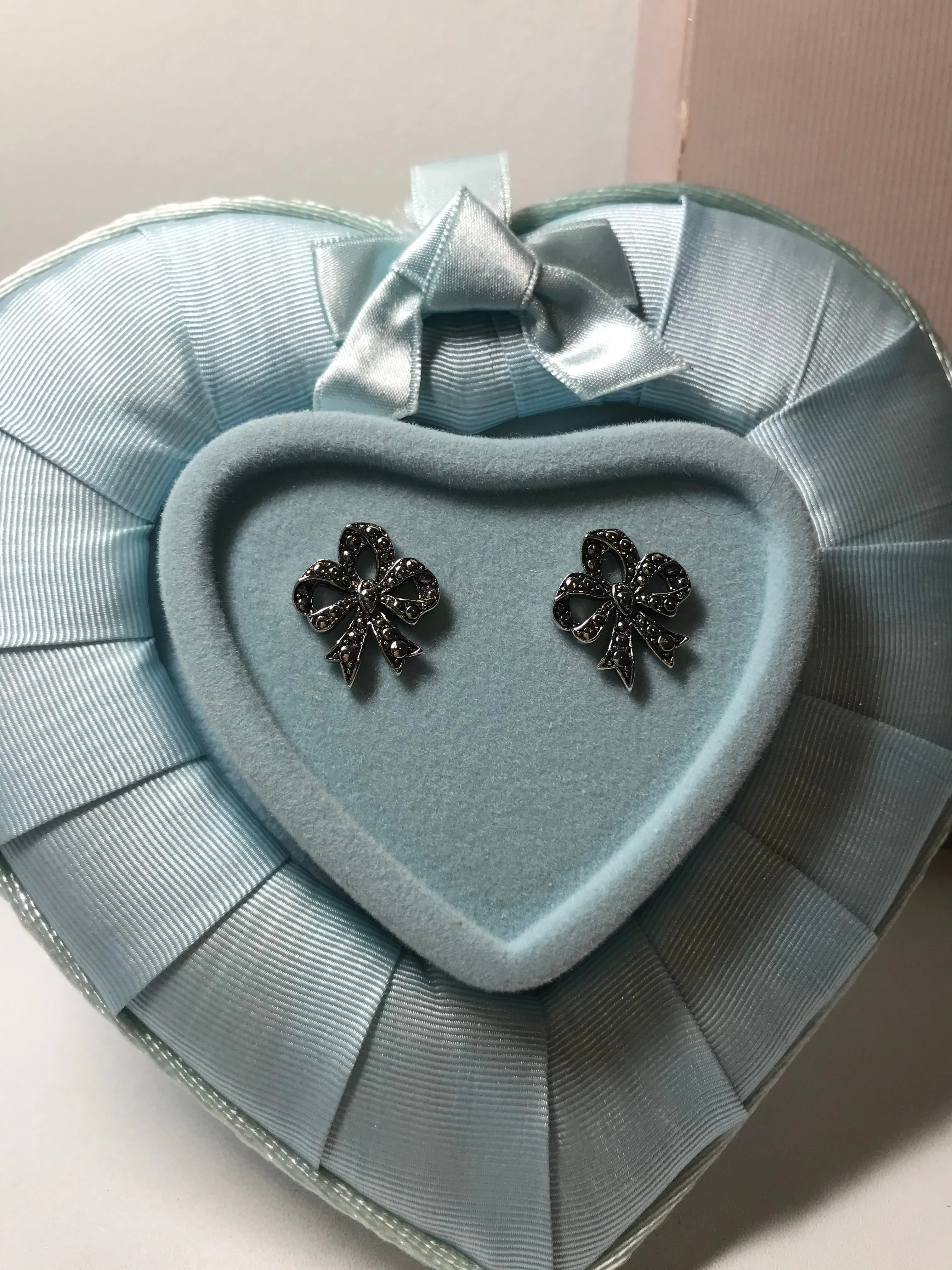 Avon Bow Earring Set with Heart Packaging