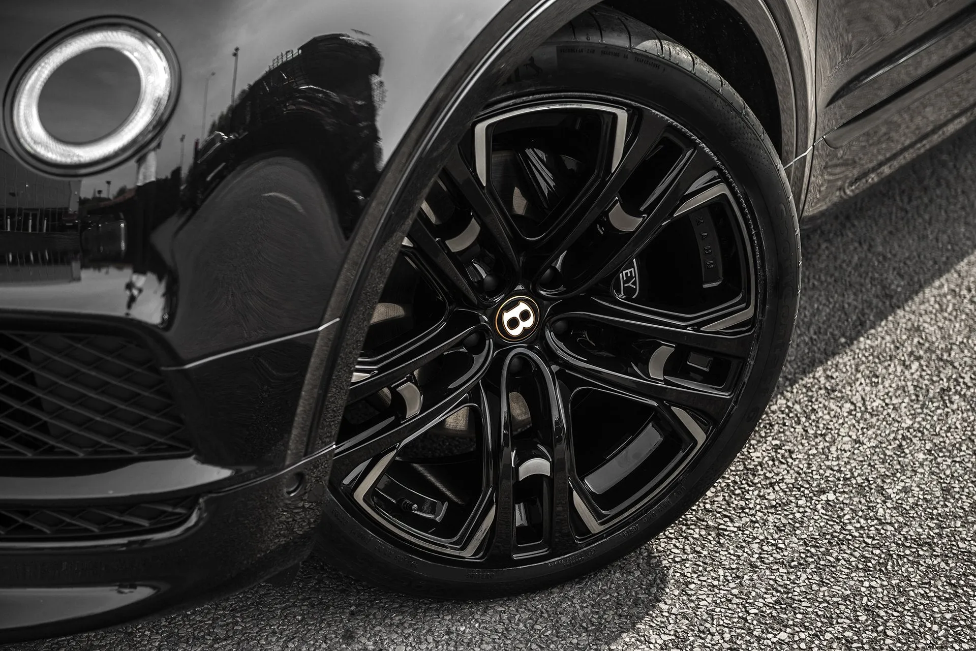 Bentley Bentayga (2016-2020) Exposed Carbon Body Kit