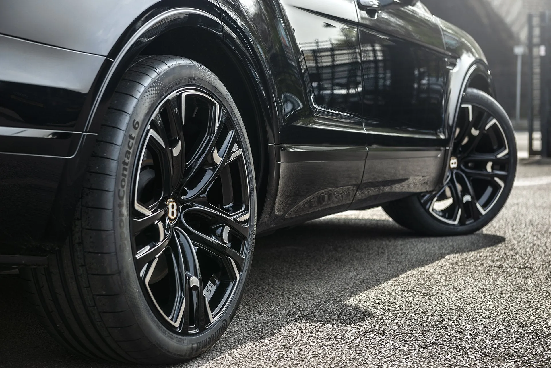 Bentley Bentayga (2016-2020) Exposed Carbon Body Kit