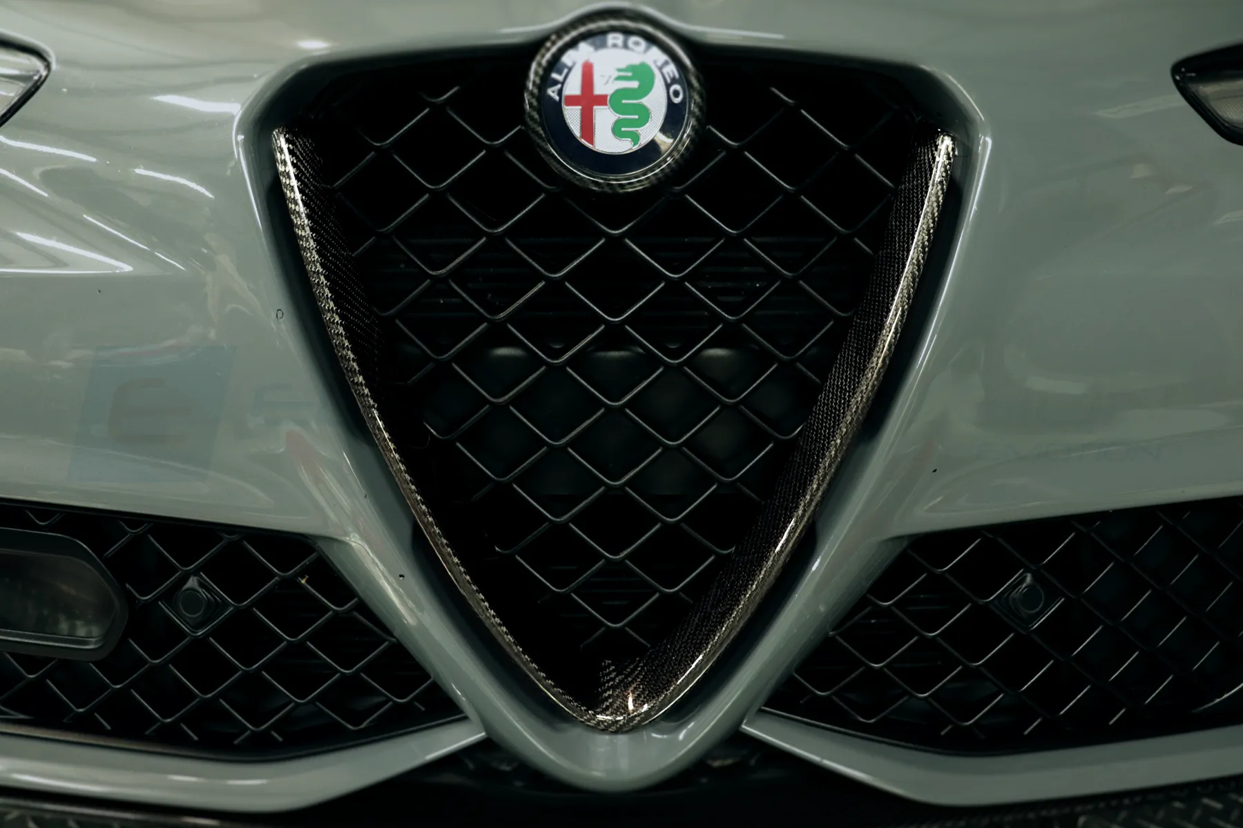 CARBON FIBER ALFA "V" COVER (ALFA ROMEO GIULIA 2.0L & GIULIA 2.9L QV)