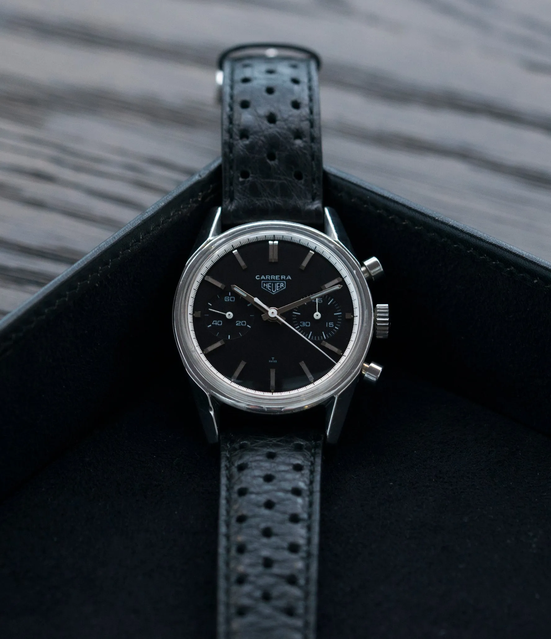 Carrera 3647N | T-Swiss black dial | Steel