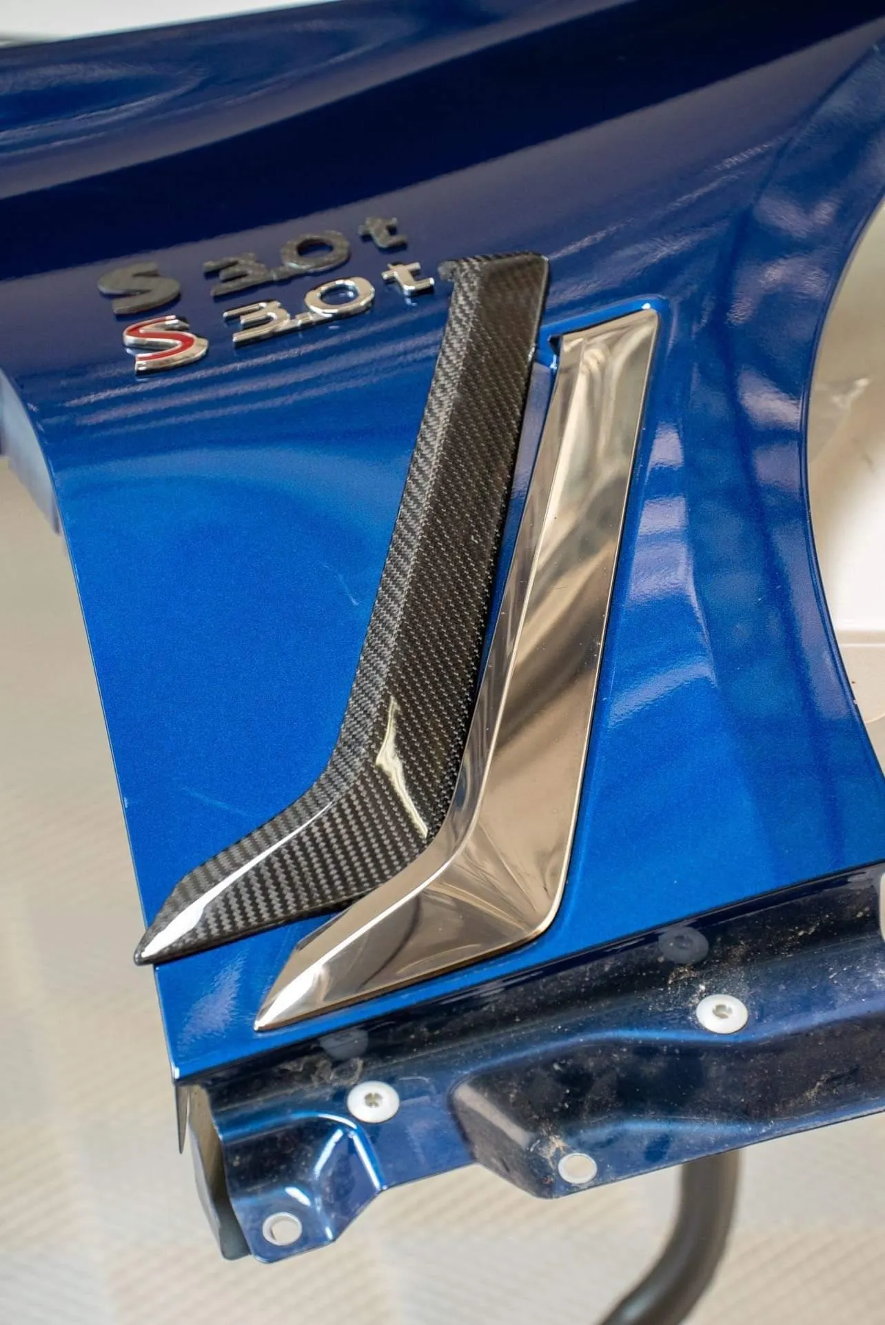 Q60 Carbon Fiber Fender Chrome Delete