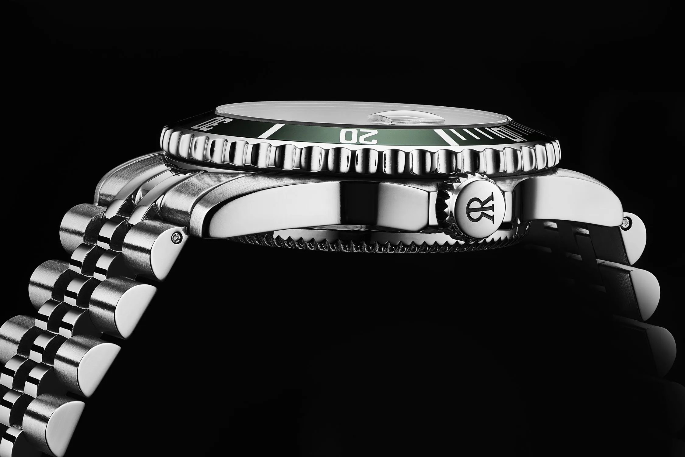 Revue Thommen Men's 'Diver' Black Dial Stainless Steel Bracelet Automatic Watch 17571.2234