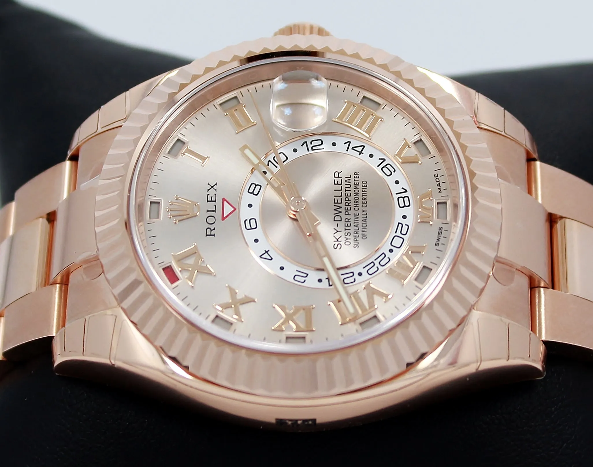 Rolex Sky-Dweller 18K Rose Gold 326935