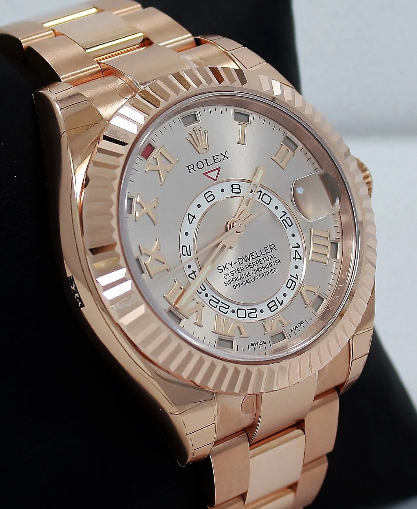 Rolex Sky-Dweller 18K Rose Gold 326935