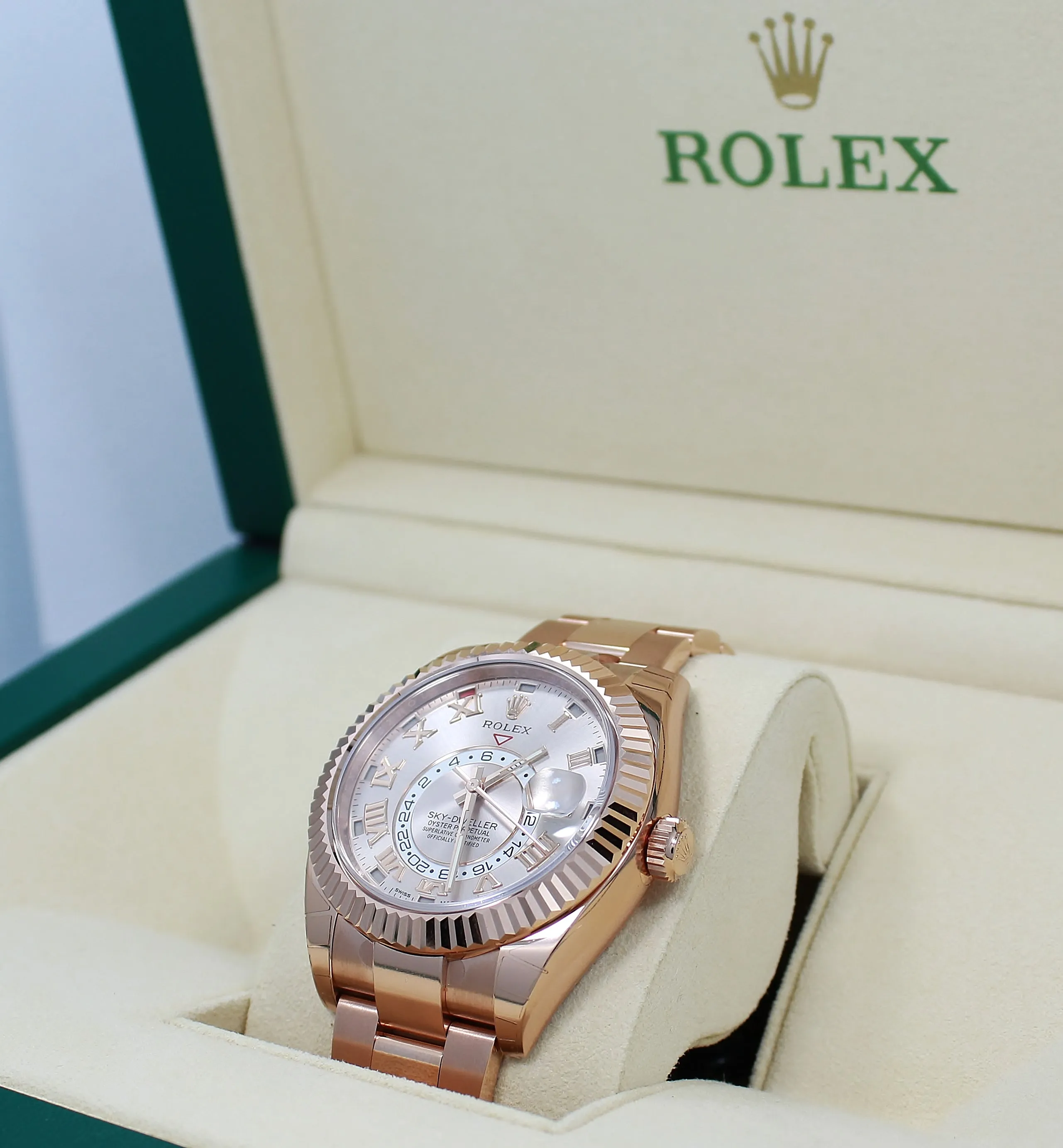 Rolex Sky-Dweller 18K Rose Gold 326935