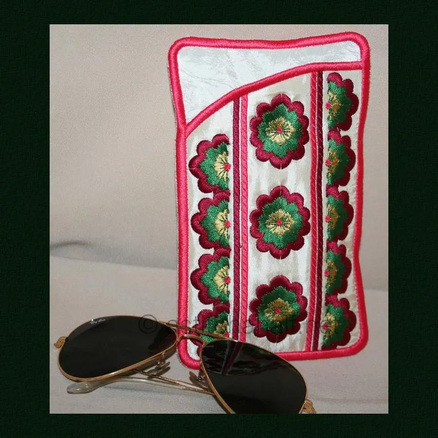 Royal Eyeglass Cases 06