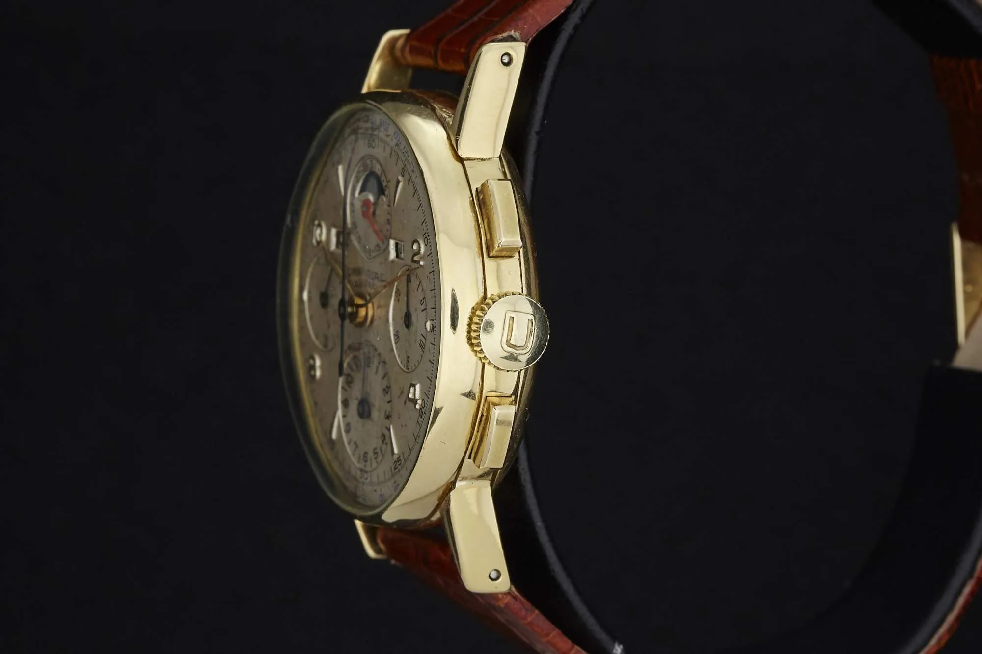 Universal Genève Tricompax